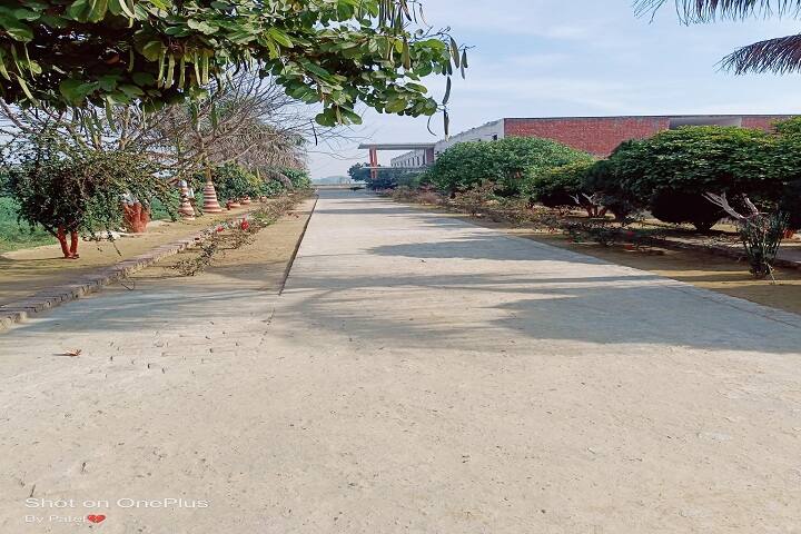 Maa Sarswati Mahavidyalaya campus in Hardoi, Uttar Pradesh, India — photo 6