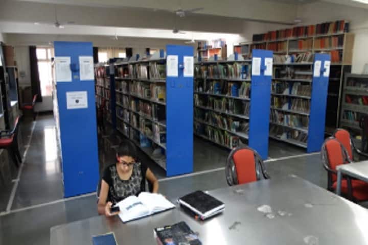 Dr Bhanuben Nanavati College of Architecture for Women campus in Pune, Maharashtra, India — photo 3