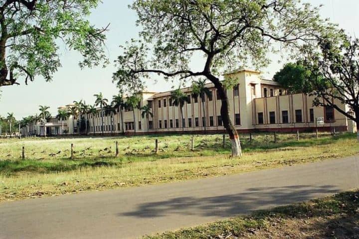 IIT BHU campus in Varanasi, Uttar Pradesh, India — photo 6