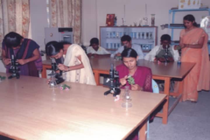 Sri Venkateshwara First Grade College campus in Bangalore, Karnataka, India — photo 4