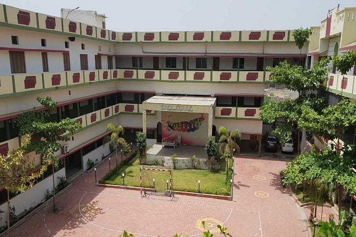 Lal Bahadur Shastri Vyavsayik Adhyayan Mahavidyalaya campus in Harda, Madhya Pradesh, India — photo 1