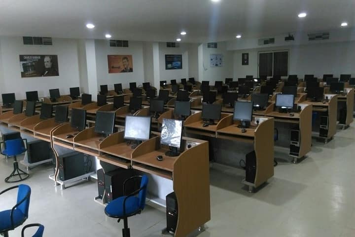 Lal Bahadur Shastri Vyavsayik Adhyayan Mahavidyalaya campus in Harda, Madhya Pradesh, India — photo 4