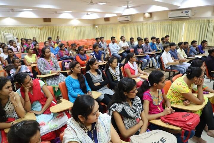Anand Institute of PG Studies in Arts campus in Anand, Gujarat, India — photo 3