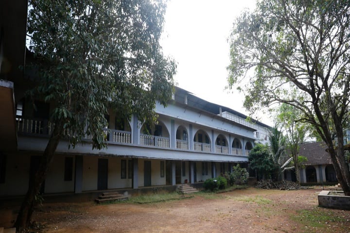 Rouzathul Uloom Arabic College campus in Kozhikode, Kerala, India — photo 2