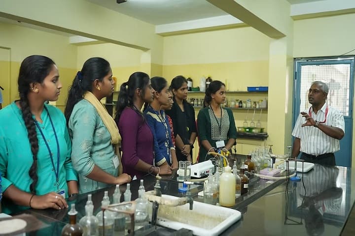 Vijaya College campus in Bengaluru, Karnataka, India — photo 3