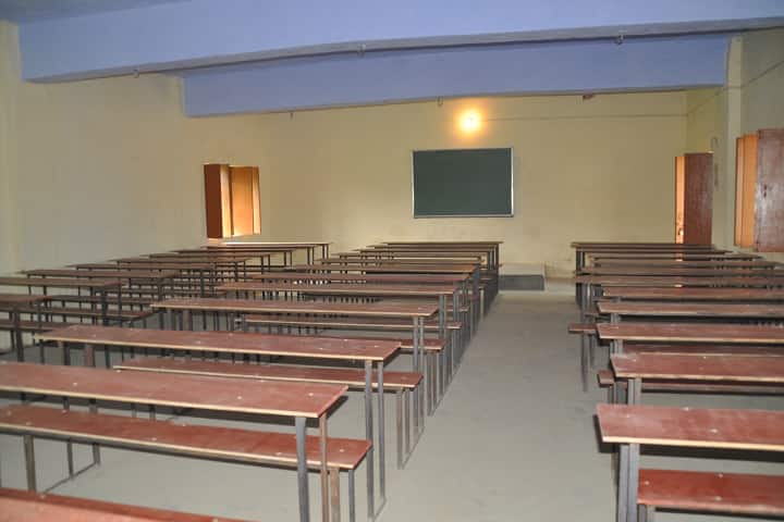 Haqiqullah Chaudhary Mahavidyalaya campus in Gonda, Uttar Pradesh, India — photo 4