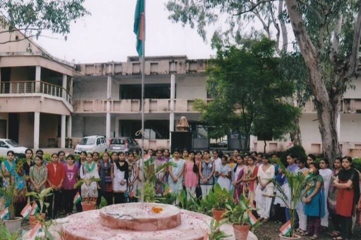 Maharani Pushpmala Raje Paur Government Girls Degree College campus in Dewas, Madhya Pradesh, India — photo 2