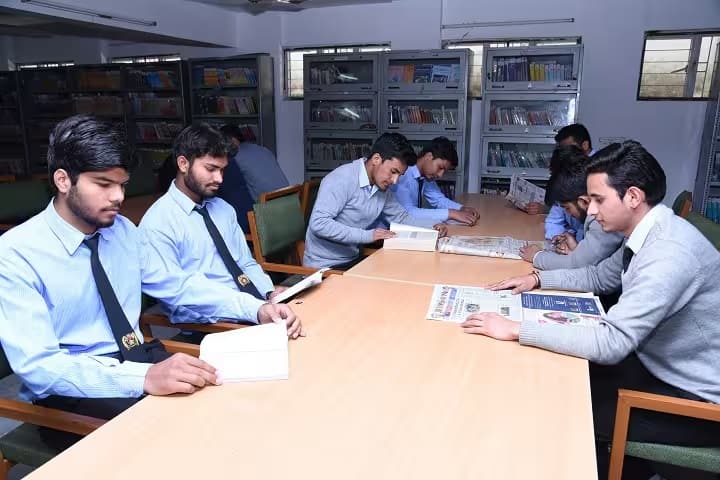 DD College campus in Dehradun, Uttarakhand, India — photo 2