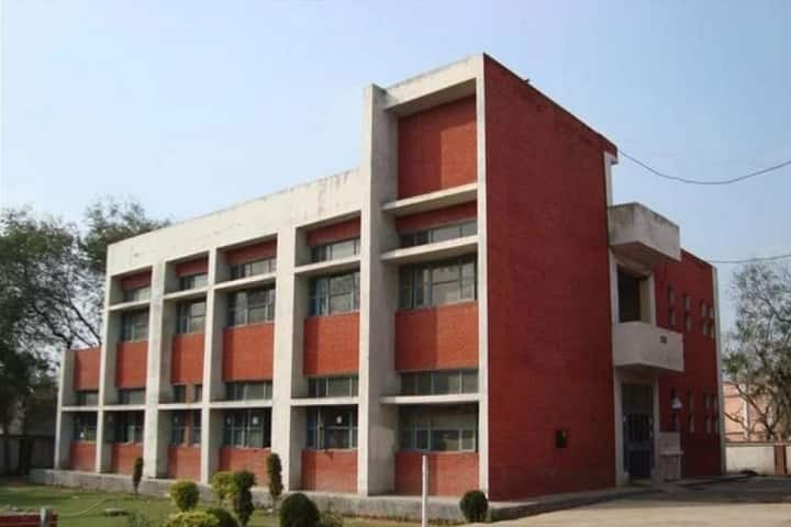 Government College for Women campus in Faridabad, Haryana, India — photo 1
