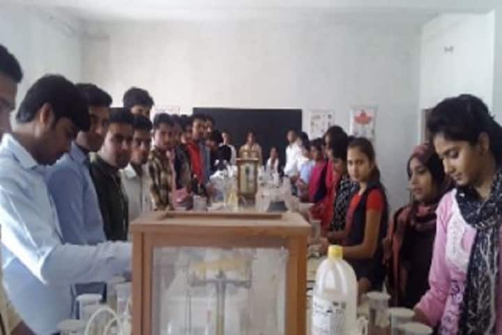 Ghanshyam Urvashi PG College campus in Allahabad, Uttar Pradesh, India — photo 3