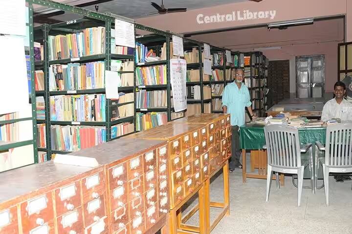 Dr Sarvepalli Radhakrishnan Government Arts College campus in Puducherry, India — photo 4