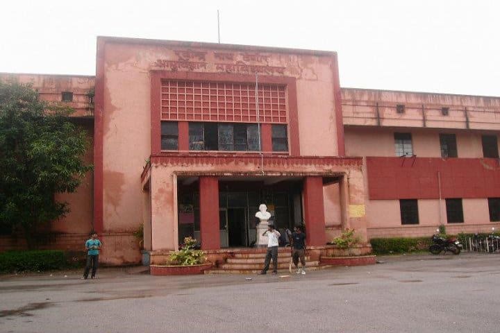 RNT Medical College Udaipur campus in Udaipur, Rajasthan, India — photo 1