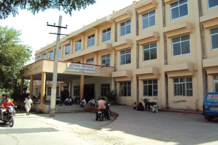RNT Medical College Udaipur campus in Udaipur, Rajasthan, India — photo 4