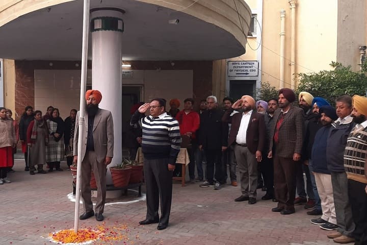 Government Rajindra College campus in Bathinda, Punjab, India — photo 4