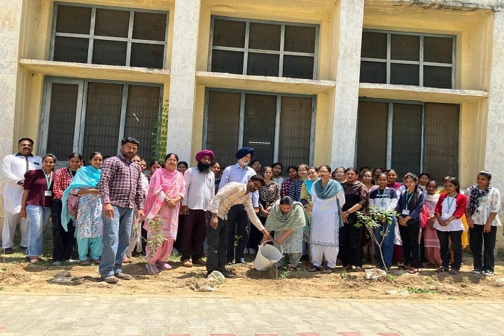 Government Rajindra College campus in Bathinda, Punjab, India — photo 6