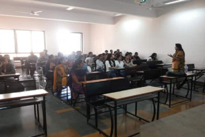 Dr DY Patil College of Pharmacy campus in Pimpri-Chinchwad, Maharashtra, India — photo 2