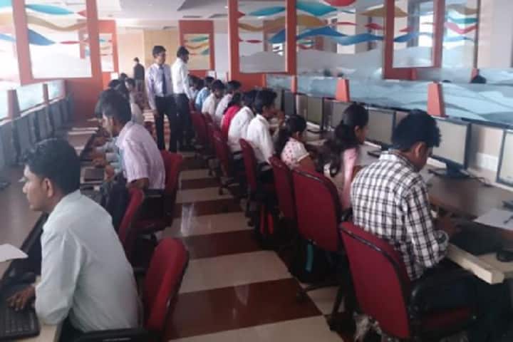 Dr DY Patil College of Pharmacy campus in Pimpri-Chinchwad, Maharashtra, India — photo 3