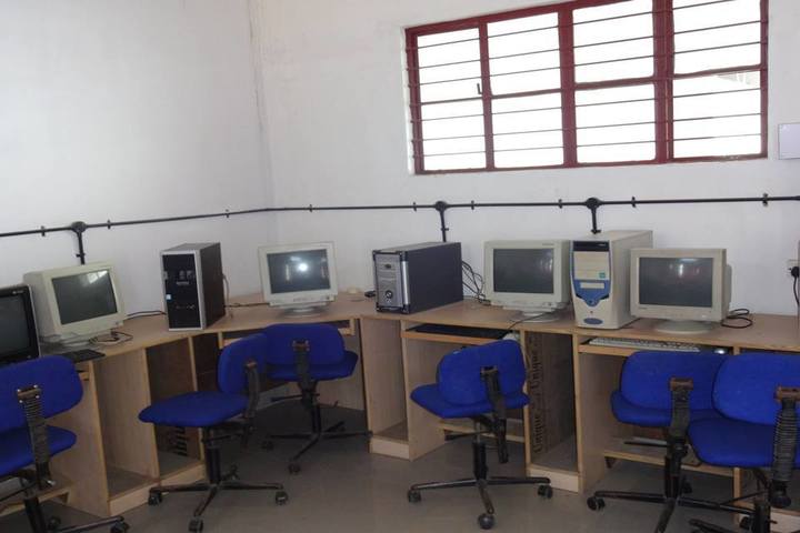 Varadaraja College campus in Tumkur, Karnataka, India — photo 2