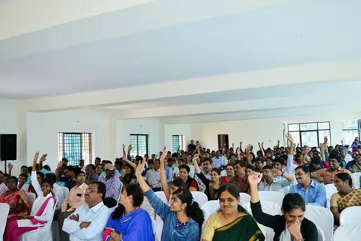 Lohit's Academy College of Commerce campus in Bangalore, Karnataka, India — photo 6