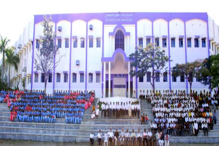 Swatantrya Sainik Shri Kanhaiyalalji Ramchandra Innani Mahavidyalaya campus in Karanja, Maharashtra, India — photo 1