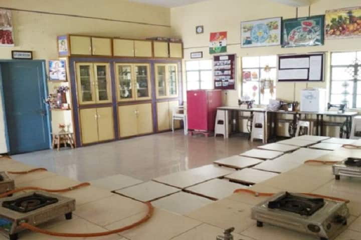 Swatantrya Sainik Shri Kanhaiyalalji Ramchandra Innani Mahavidyalaya campus in Karanja, Maharashtra, India — photo 2