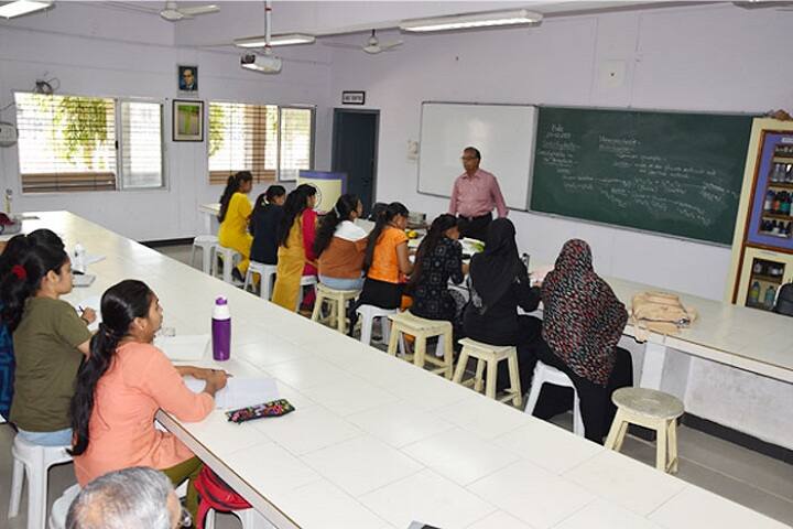 Swatantrya Sainik Shri Kanhaiyalalji Ramchandra Innani Mahavidyalaya campus in Karanja, Maharashtra, India — photo 4