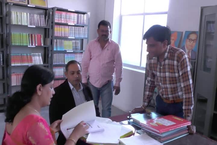 Swami Vivekanand Mahavidyalaya campus in Janakpur, Madhya Pradesh, India — photo 5