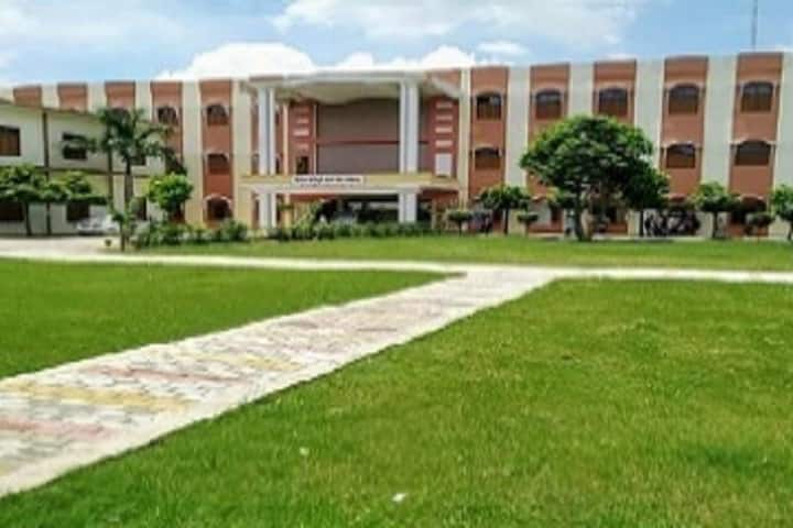 Maa Sheetla Devi Trijugi Narayan Mahila Mahavidyalaya campus in Kanpur Nagar, Uttar Pradesh, India — photo 1