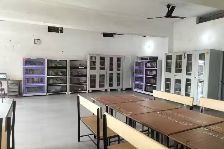 Pt Jawaharlal Nehru College campus in Bilaspur, Chhattisgarh, India — photo 4