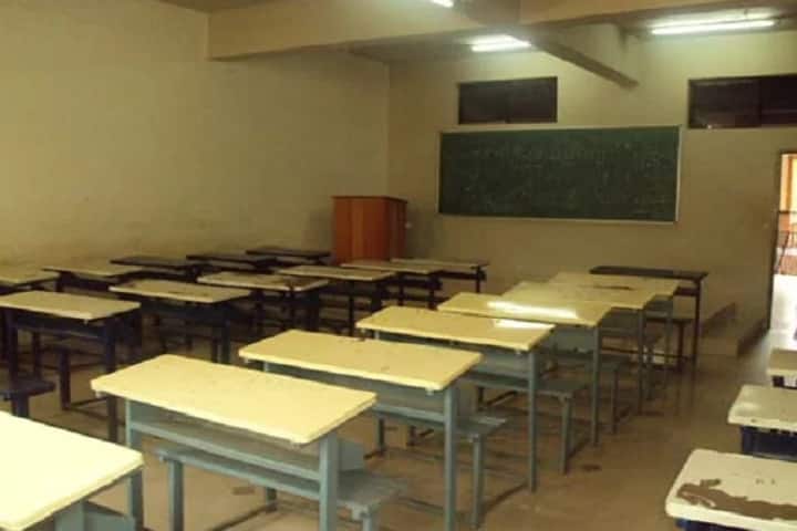 KH Patil College of Commerce campus in Hubli, Karnataka, India — photo 6