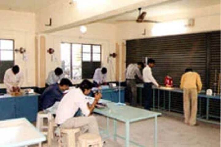 K Narkhede College campus in Bhusawal, Maharashtra, India — photo 3