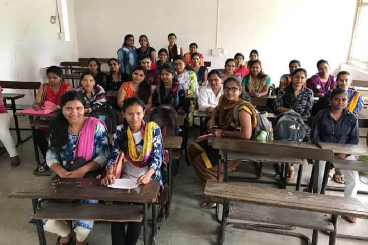 Late Bindu Ramrao Deshmukh Arts and Commerce Mahila Mahavidyalaya campus in Nashik, Maharashtra, India — photo 2