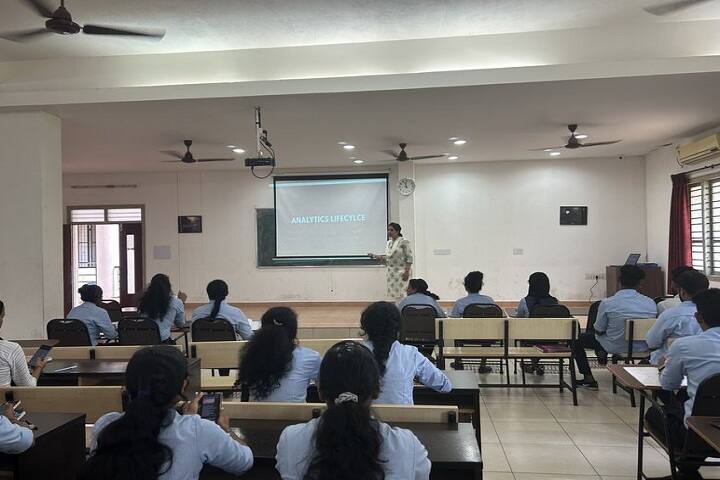 Manel Srinivas Nayak Institute of Management campus in Mangalore, Karnataka, India — photo 5