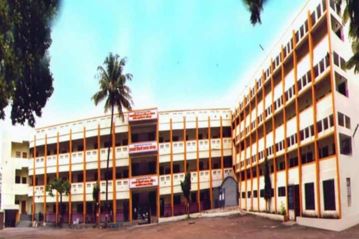 Maratha Samaj Seva Mandal's Chhatrapati Shivaji Night College of Arts and Commerce campus in Solapur, Maharashtra, India — photo 1
