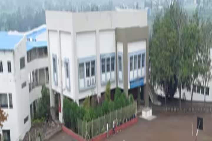 Krishna Mahavidyalaya campus in Karad, Maharashtra, India — photo 1