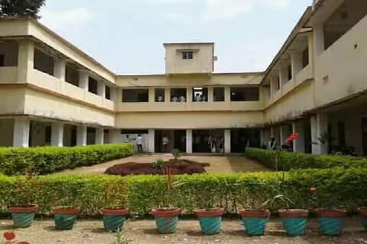 Dunguripali College campus in Subarnapur, Odisha, India — photo 1