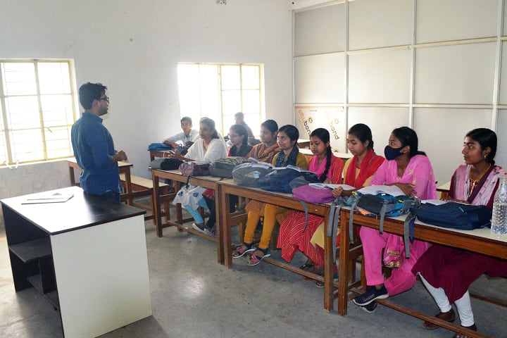 Government General Degree College campus in Purba Bardhaman, West Bengal, India — photo 4