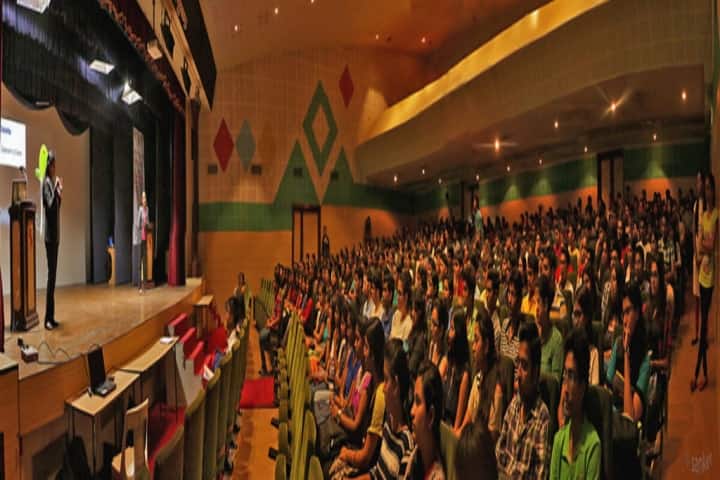 Symbiosis College of Arts and Commerce campus in Pune, Maharashtra, India — photo 2