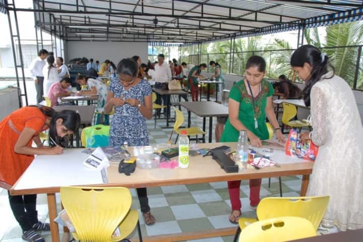 Symbiosis College of Arts and Commerce campus in Pune, Maharashtra, India — photo 3