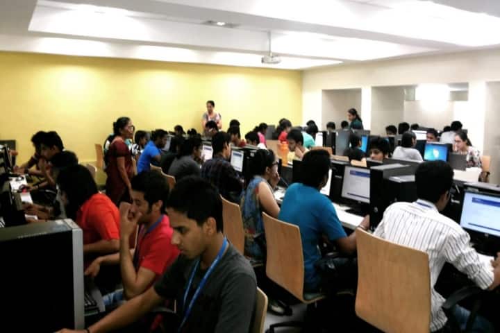 Symbiosis College of Arts and Commerce campus in Pune, Maharashtra, India — photo 5