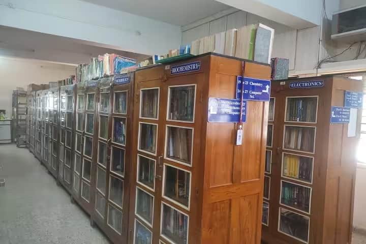 Karmveer Abasaheb Alias NM Sonawane Arts Commerce and Science College campus in Satana, Maharashtra, India — photo 2