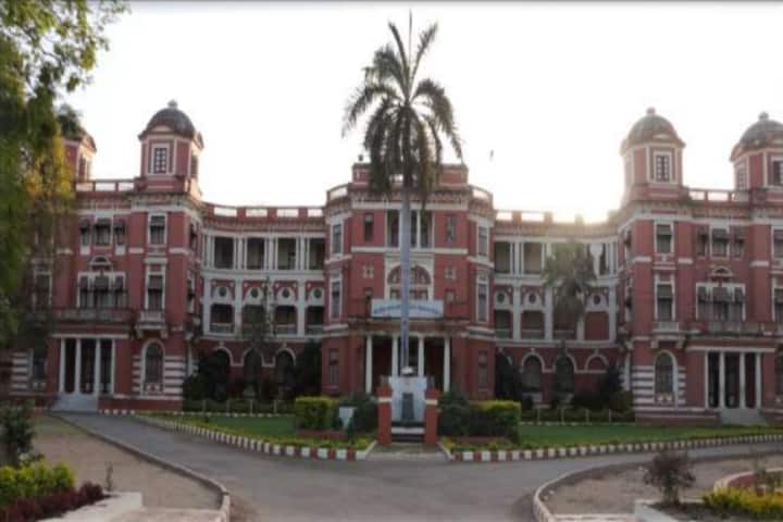 Shri MR Arts and Science College campus in Narmada, Gujarat, India — photo 1