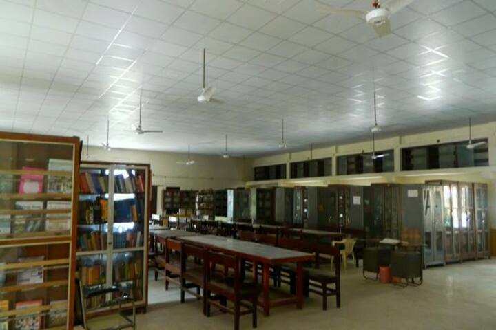 Shri MR Desai Arts and Shri EELK Commerce College campus in Navsari, Gujarat, India — photo 4