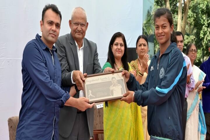 Shri MR Desai Arts and Shri EELK Commerce College campus in Navsari, Gujarat, India — photo 5