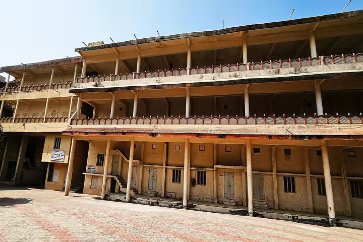 BRS College campus in Rajkot, Gujarat, India — photo 2