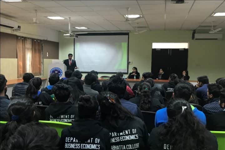 Aryabhatta College campus in New Delhi, Delhi, India — photo 2