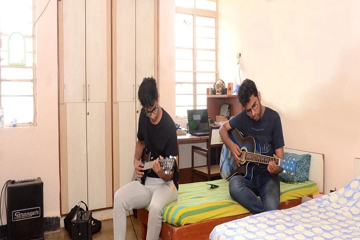 SDM Dental College Dharwad campus in Dharwad, Karnataka, India — photo 3