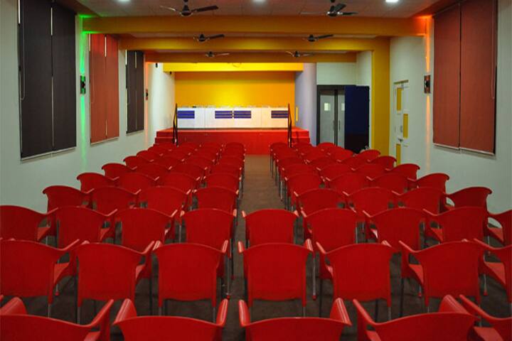 Mahatma Phule Institute of Management and Computer Studies campus in Pune, Maharashtra, India — photo 2