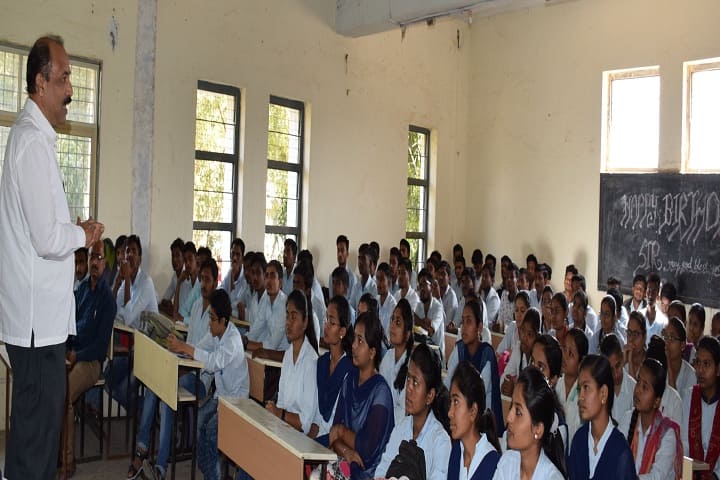 Shri Shivaji College campus in Parbhani, Maharashtra, India — photo 2