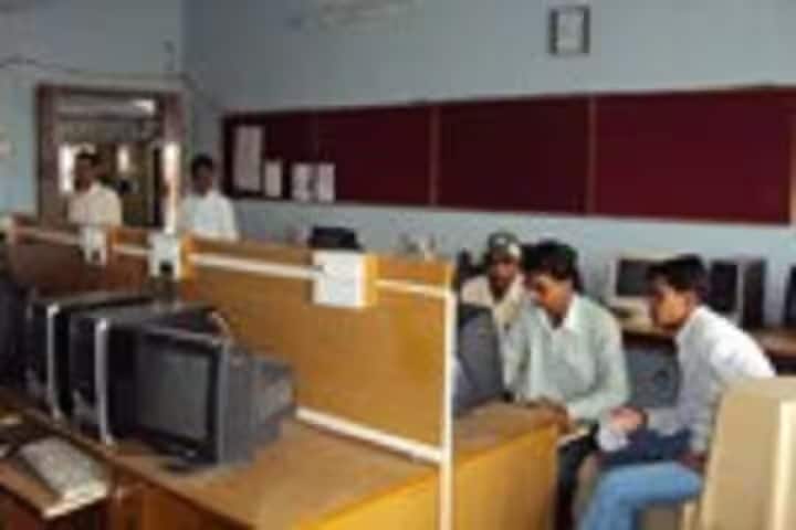 Maratha Vidya Prasarak Samaj's Arts Science and Commerce College campus in Nashik, Maharashtra, India — photo 5